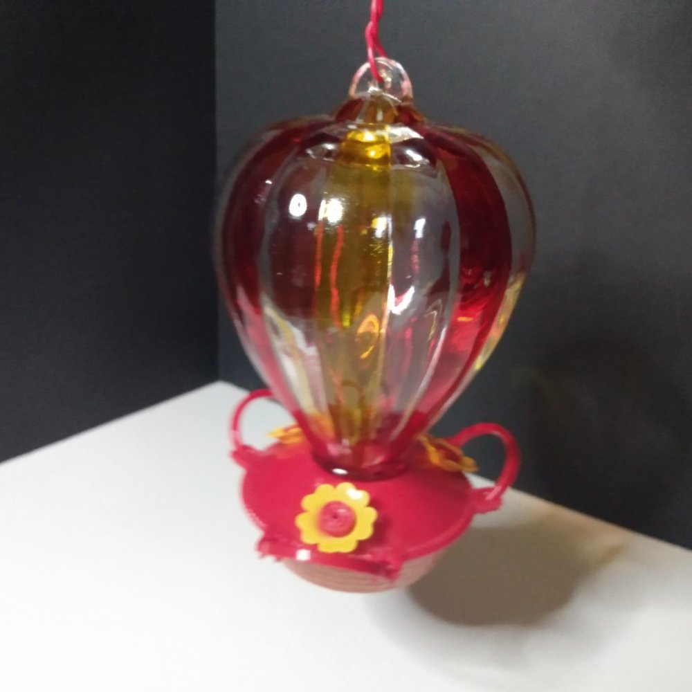 Hot Air Balloon Shaped Hummingbird Feeder - Picture 9 of 9